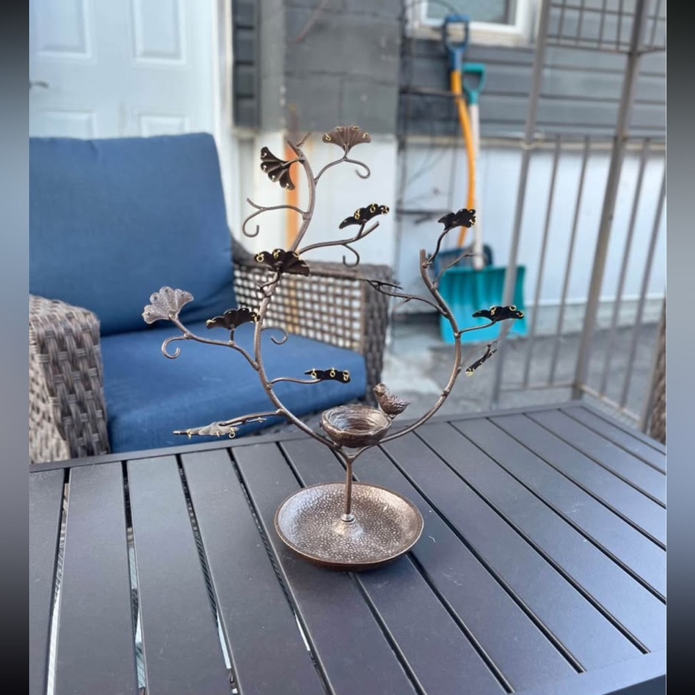 Elegant Bronze Tree-Shaped Jewelry Holder